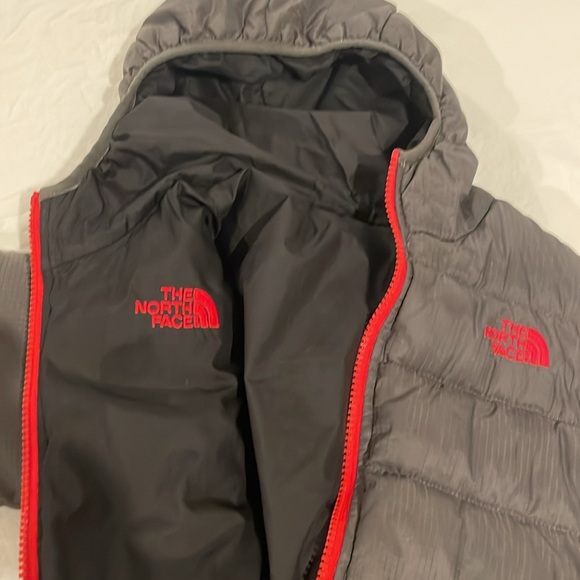 North face puffer - Picture 2 of 4